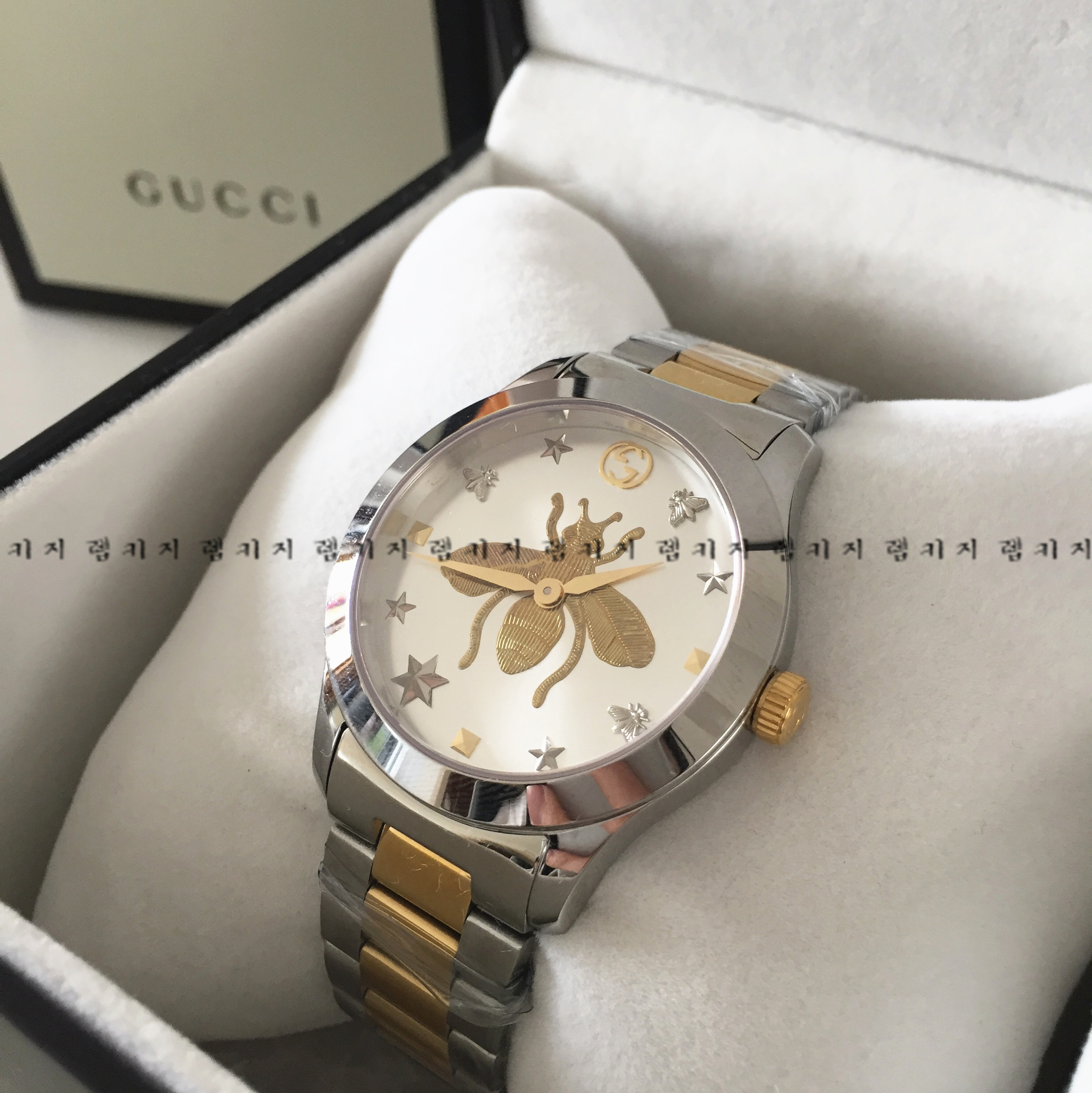 구찌 G 타임리스 꿀벌 콤비 메탈시계